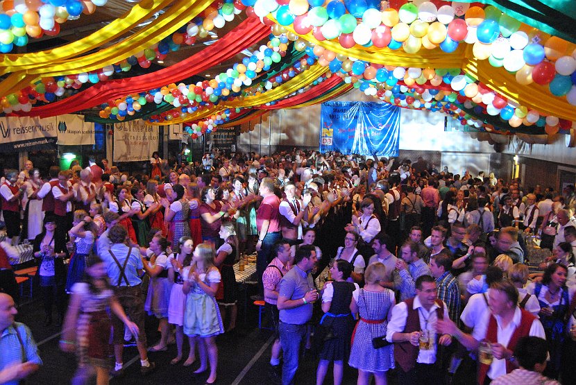 13 09 27 Partynacht in Tracht 2013 (286)